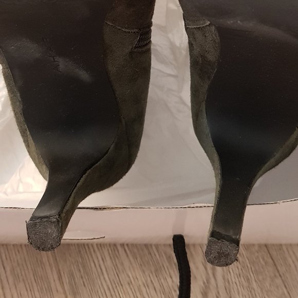 Tahari Gabe Grey Suede Boots - Picture 7 of 10